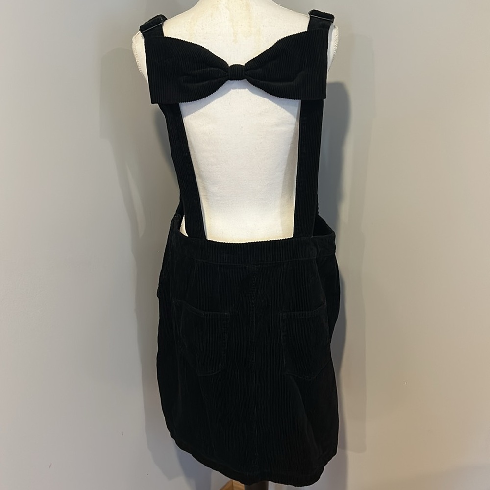 Stylish Black Embroidered Pinafore Dress - Picture 5 of 9